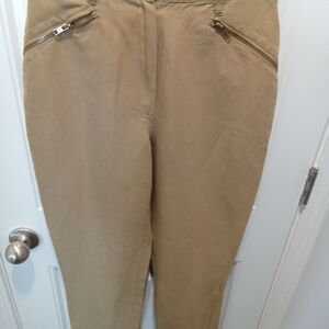 Donna Karan New York Size 10 Tan Zippered pockets And Ankles Pants